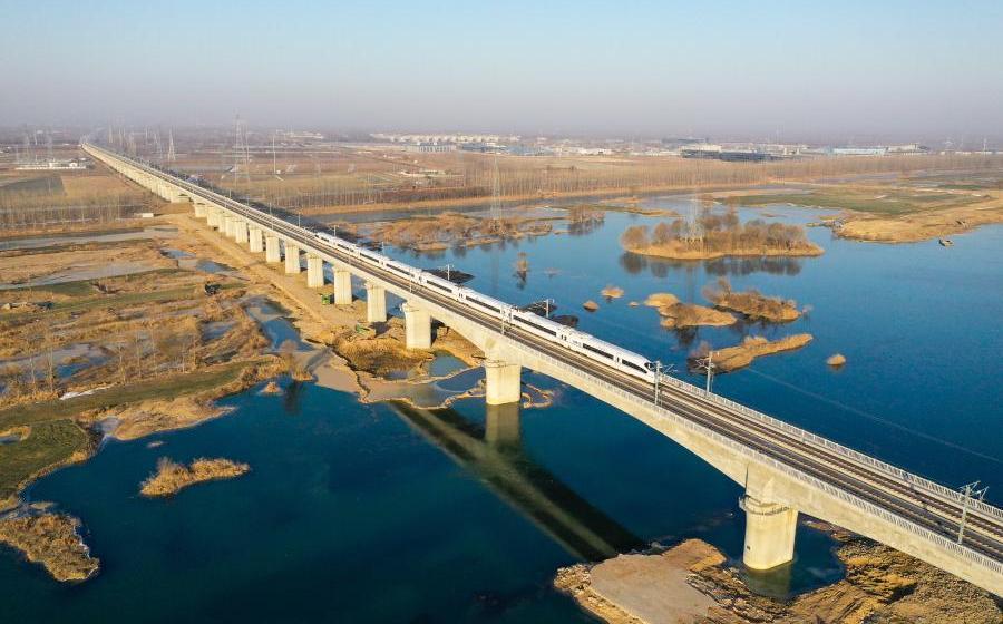 Протяженность высокоскоростных железных дорог в Китае достигла 37 900 км