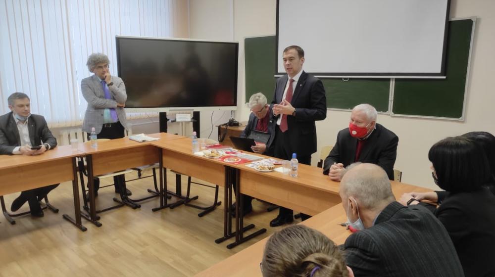 Ю.В. Афонин на встрече в Мурманске: КПРФ – единственная партия в России, готовая взять на себя ответственность за страну, предложив ей путь социализма