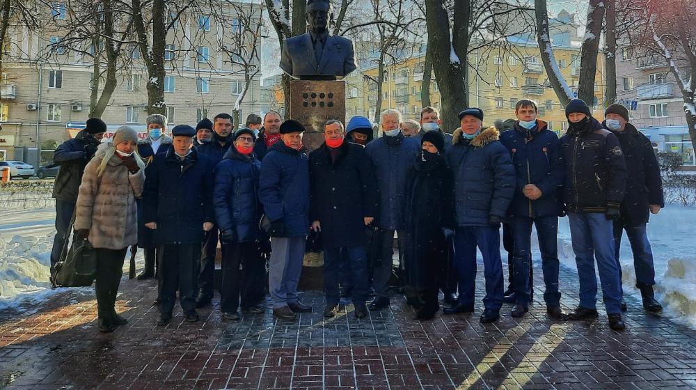 Воронежские коммунисты почтили память государственного деятеля В.И. Воротникова