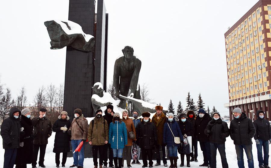 Акция Памяти в Иваново: 116 лет расстрела рабочих в «Кровавое воскресенье»