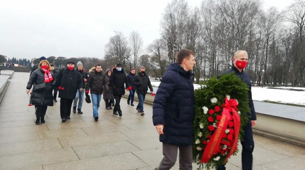 Петербургские коммунисты почтили подвиг блокадного Ленинграда