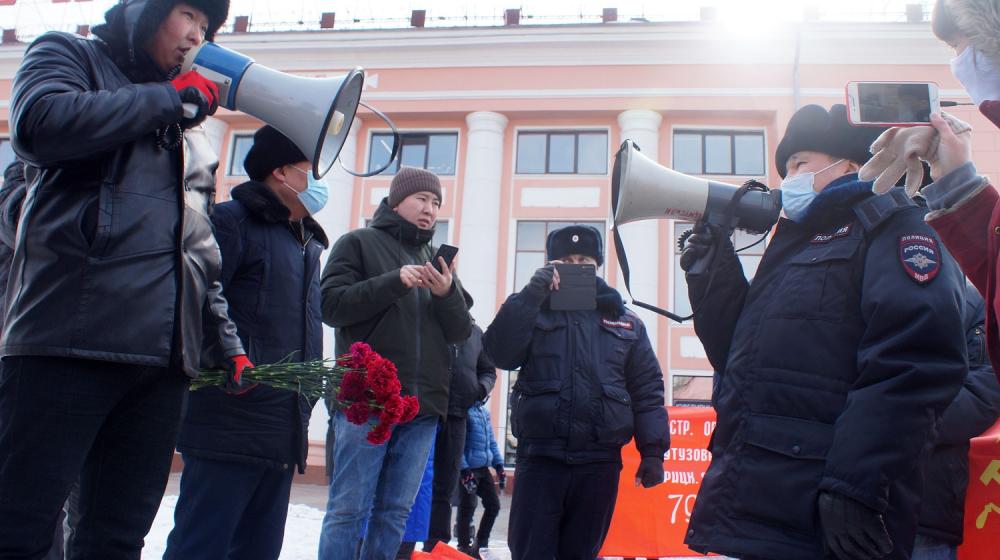 Республика Бурятия: Полиция не смогла сорвать митинг коммунистов