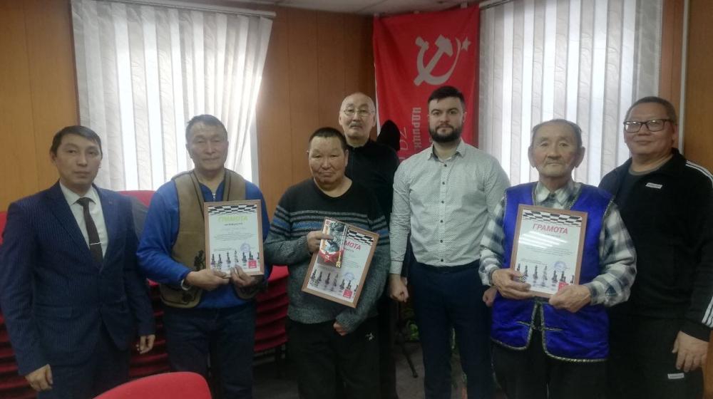 В Туврескоме КПРФ прошёл праздничный шахматный турнир, посвящённый Дню Красной Армии и Военно-Морского флота
