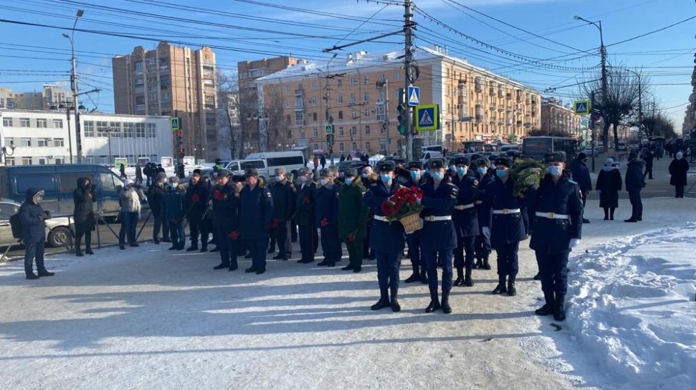 Рязань. Депутаты-коммунисты приняли участие в торжественных мероприятиях, приуроченных ко Дню Советской армии и ВМФ