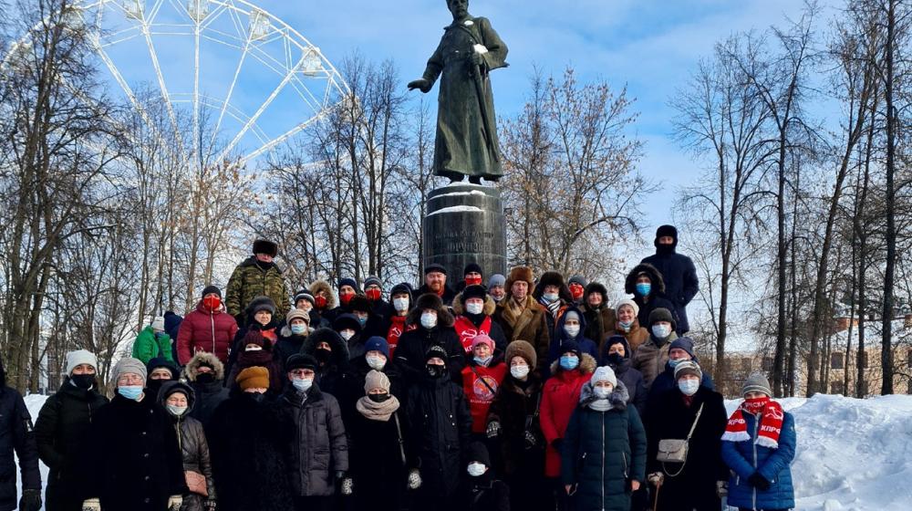 Ивановские коммунисты отметили День Советской Армии и Военно-Морского Флота