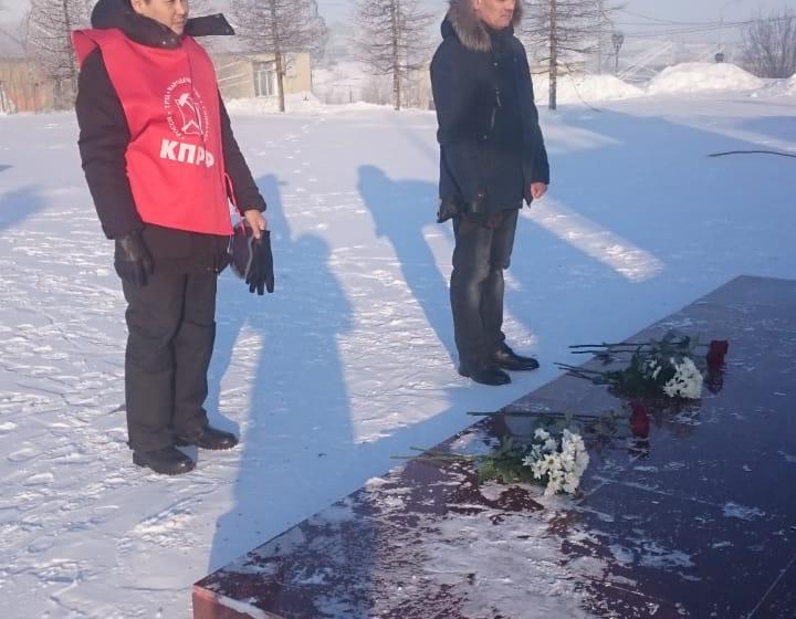 Ямало-Ненецкий автономный округ. Коммунисты отметили День Советской Армии и Военно-Морского Флота