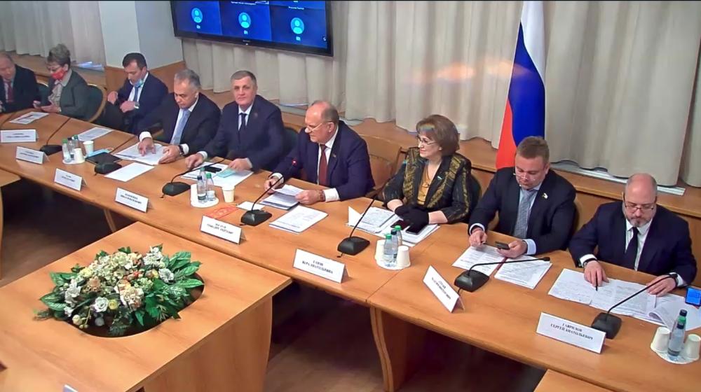 Фракция КПРФ в Госдуме провела круглый стол на тему «Коммерческие воздушные перевозки на легких воздушных судах»