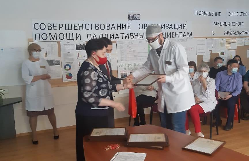 Тюменские коммунисты встретились с медперсоналом поликлиники №1
