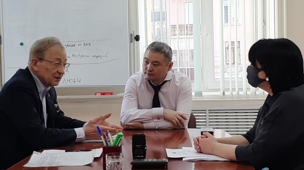 Депутат Владимир Поздняков обсудил возможность строительства фармацевтического завода с министрами Забайкальского края