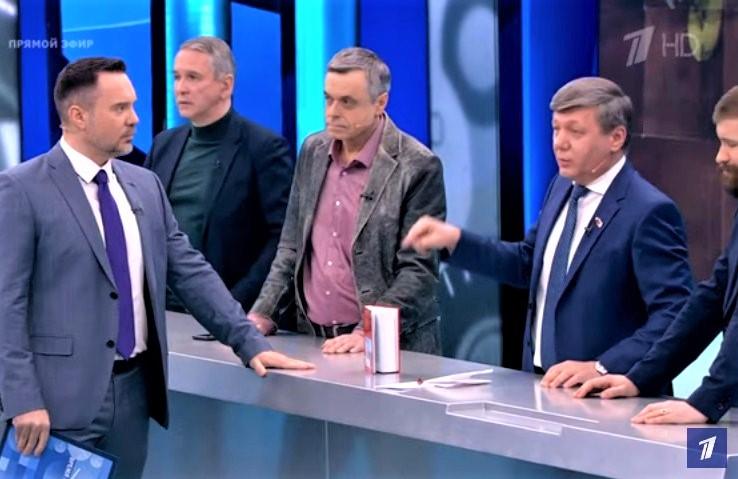 Дмитрий Новиков на Первом канале представил книгу Г.А. Зюганова, напомнив о вкладе КПРФ в борьбу с антисоветизмом и русофобией