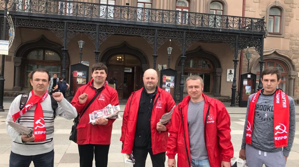 В Саратове продолжаются «красные агитрейды»