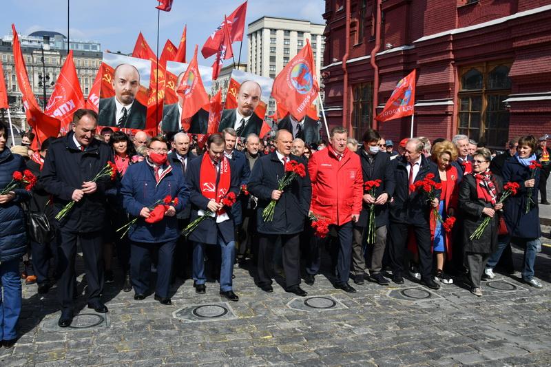 Возложение венков и цветов к Мавзолею В.И. Ленина