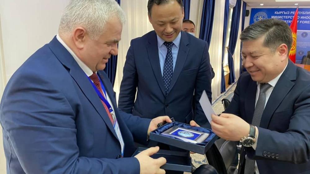 К.К. Тайсаев в качестве руководителя делегации Государственной Думы принял участие в мониторинге референдума в Республике Кыргызстан