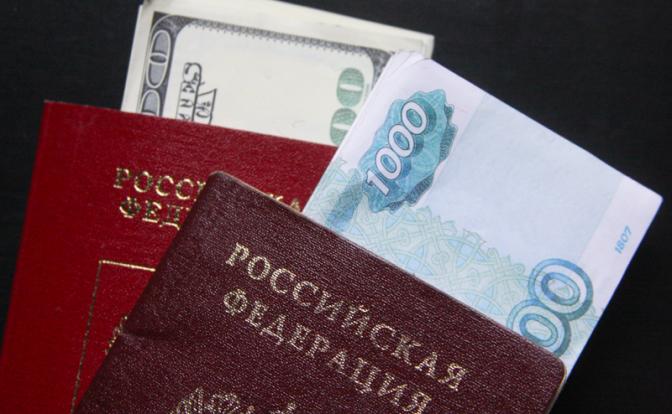 Сергей Обухов - «Свободной прессе»: Иностранцы бегут из российского госдолга, а правительство зовет - «вкладывайтесь в наш бантустан»
