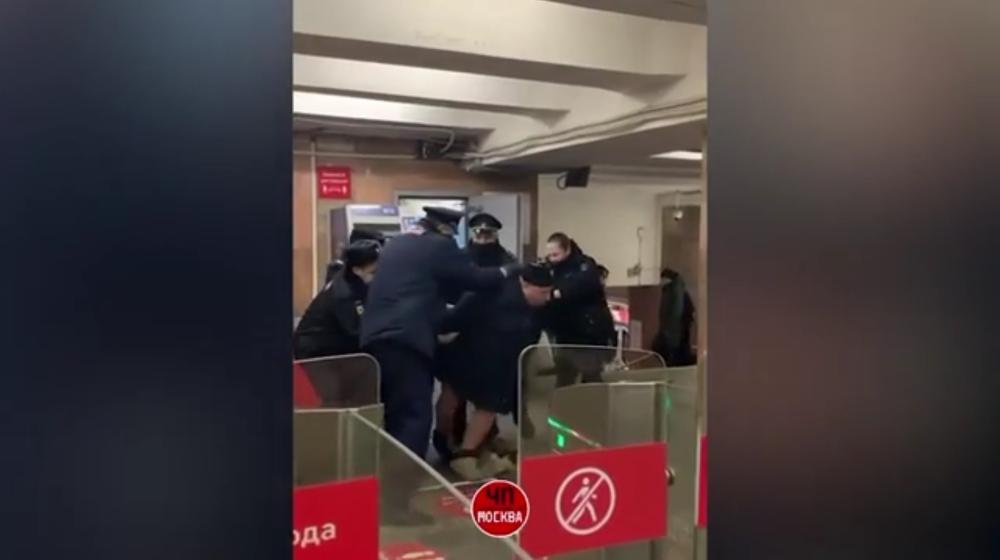РБК: Валерий Рашкин потребовал проверить рекомендации Малышевой о ношении масок