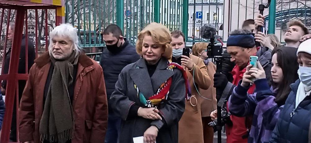 Нина Останина: Остановить наступление на Москву и москвичей