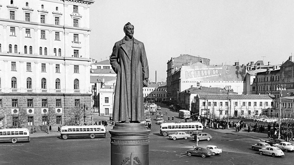 Москва. Вернуть памятник Ф.Э. Дзержинскому на его законное место!