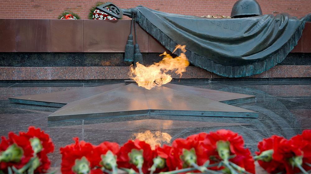 Памяти павших будем достойны! День Победы в Москве
