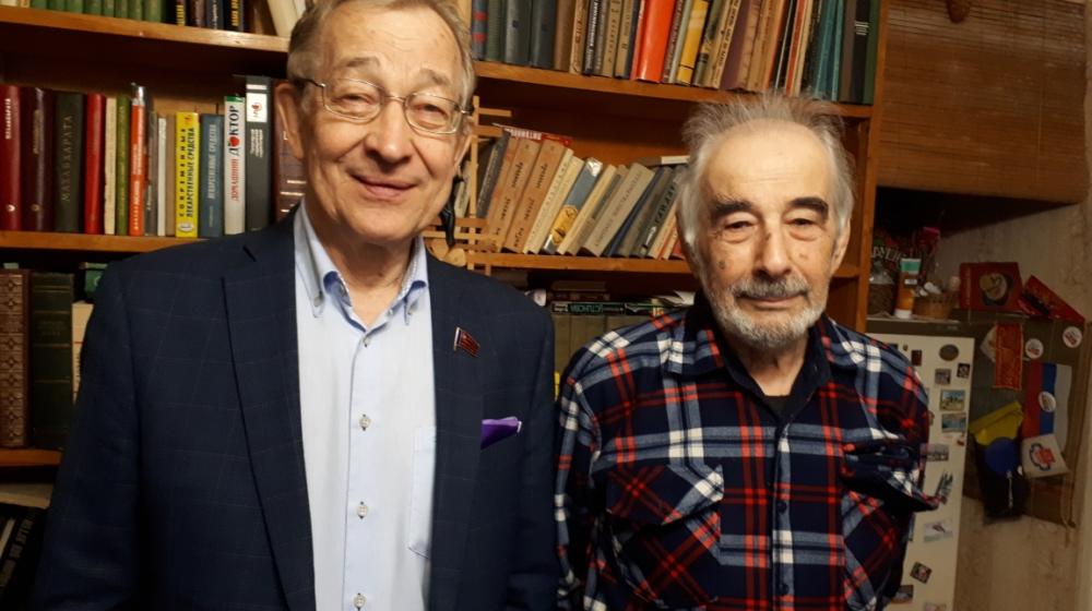 В.Г. Поздняков отправил в Читу книги из библиотеки астрофизика Л.В. Гиндилиса