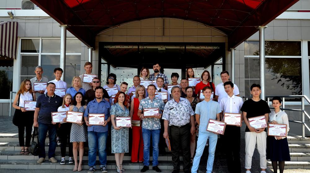 Коммунисты Астрахани в торжественной обстановке подвели итоги учебного проекта «Политический лекторий»