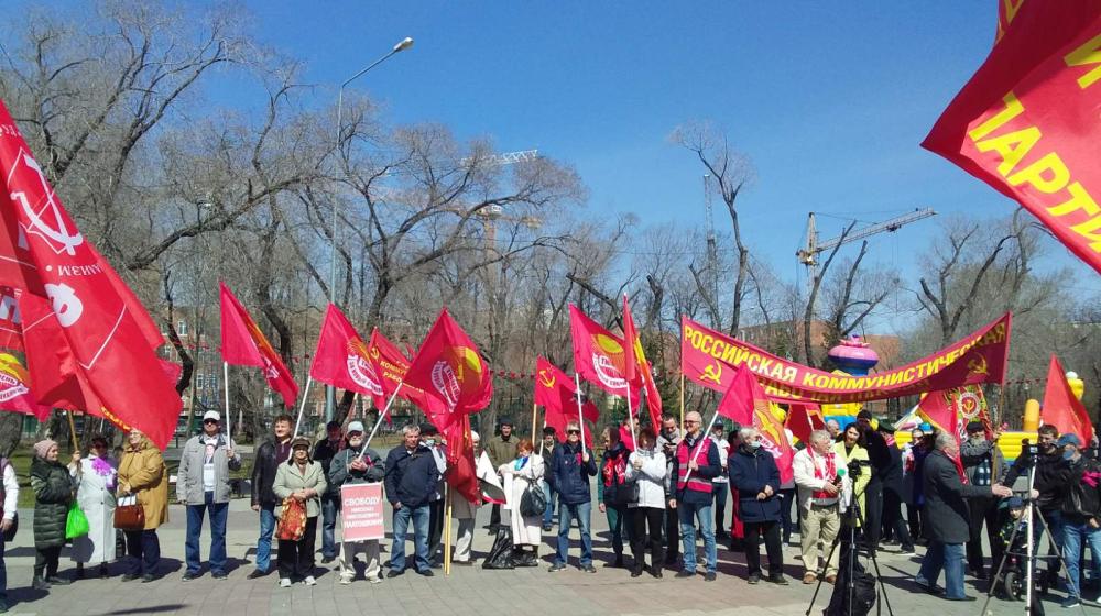 Красный первомай в Тюмени прошёл ярко и красочно