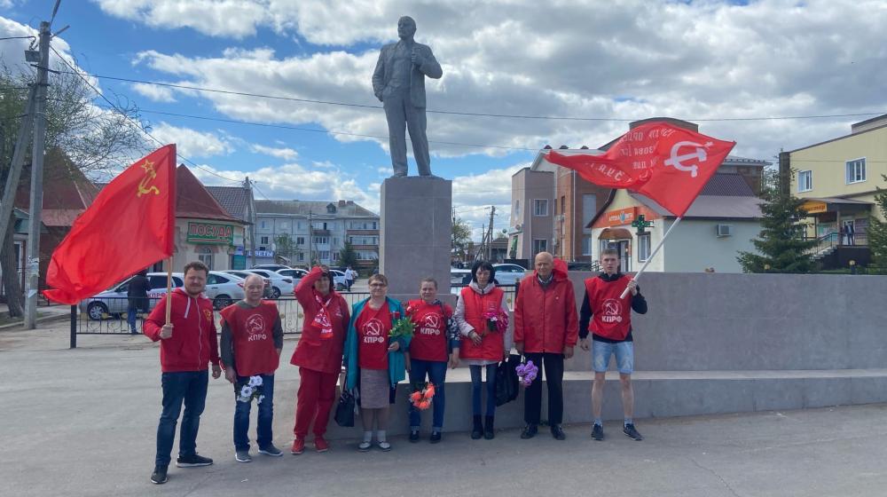 Самарская область. В Богатовском районе высадился комсомольский десант