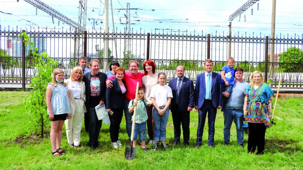 В Рязани при участии КПРФ заложили первую аллею Сквера художников