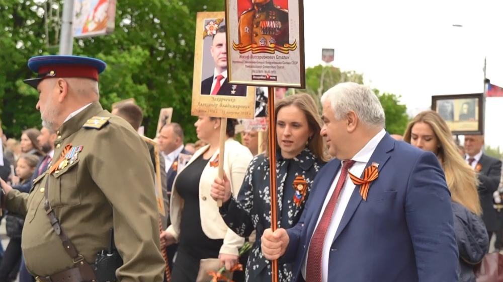 «Курс Донбасса – вперед, в Россию!»