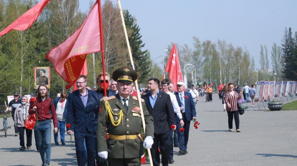 Омские коммунисты отпраздновали День Победы