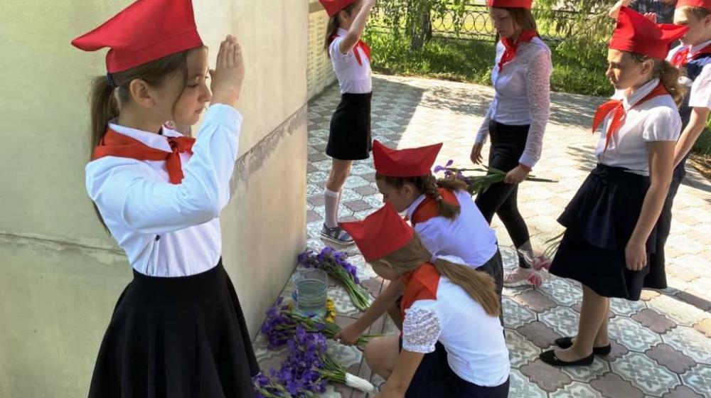Саратовская область. Торжественный прием в пионеры в Преображенке