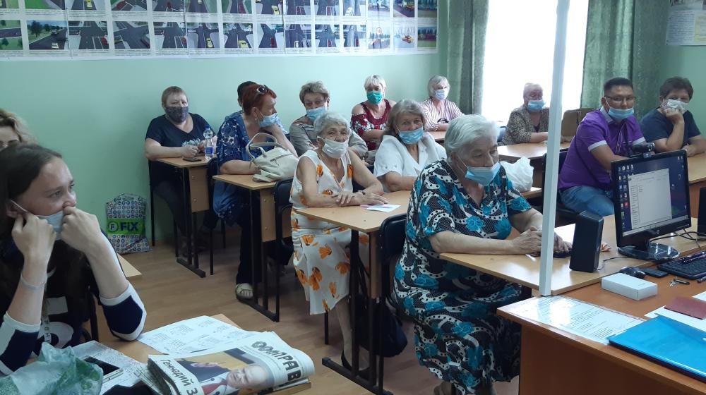 Тюменская область. Секретарь по идеологии Иван Левченко проводит политическую учебу актива партии