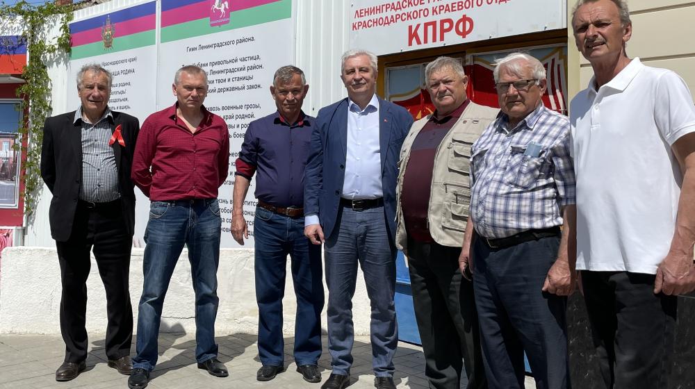 Краснодарский край. Н.И. Осадчий провел встречу с активом КПРФ в станице Ленинградской