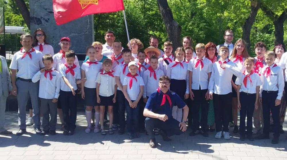 В Тюмени состоялась торжественная линейка, посвященная Дню Пионерии