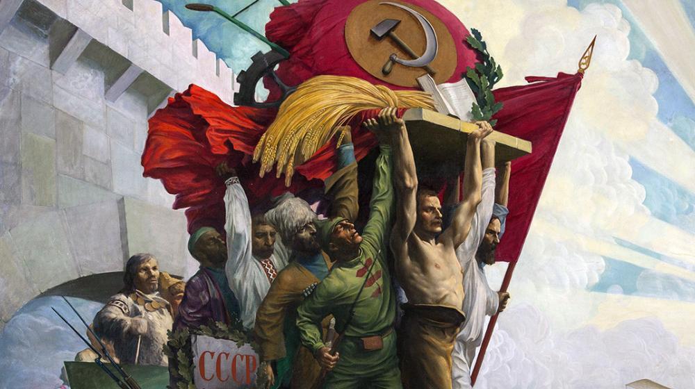 «Страна мечтателей – страна героев». Активисты КПРФ и РУСО посетили открывшуюся тематическую выставку в Москве