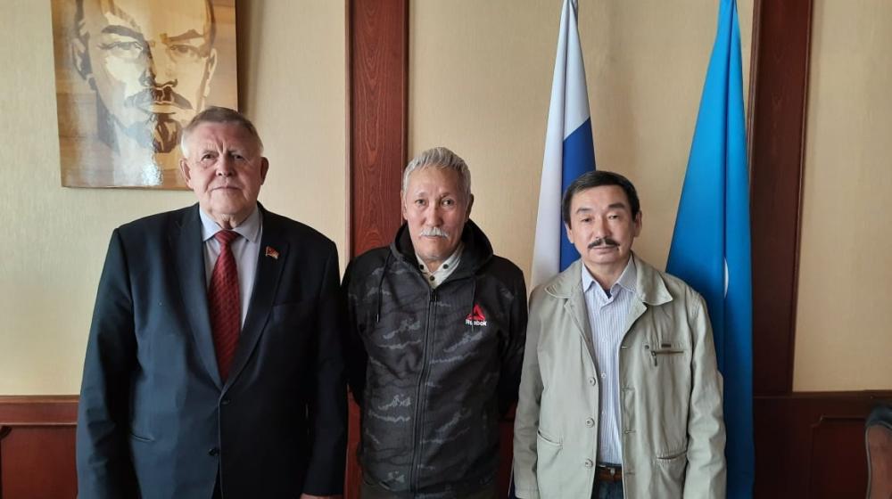 Республика Якутия. Виктор Губарев взял под контроль вопрос сохранения и увековечения дома причта Тюбя-Басинской Казанской церкви