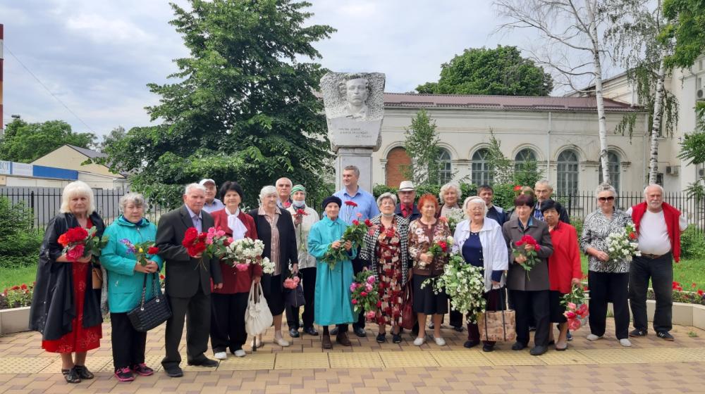 Краснодарский край. Активисты и сторонники КПРФ отметили День русского языка – день рождения Пушкина