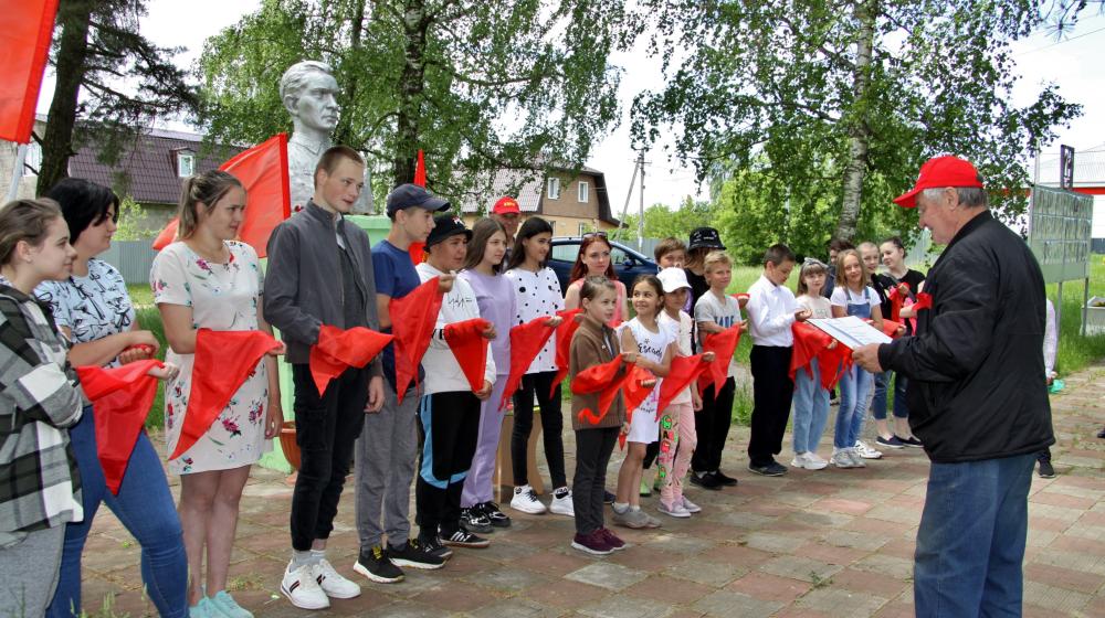 Приём в пионеры и октябрята прошел в поселке Мирный Серпуховского городского округа Московской области