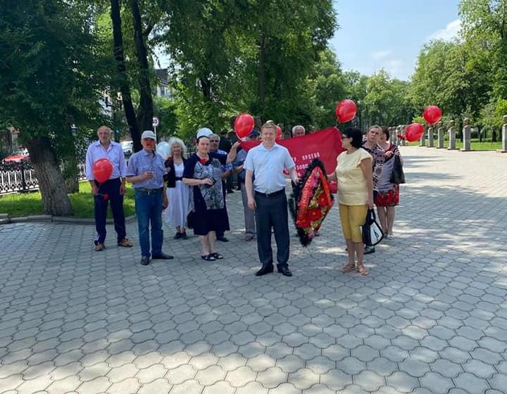 Коммунисты Карачаево-Черкесии почтили память погибших в годы Великой Отечественной войны