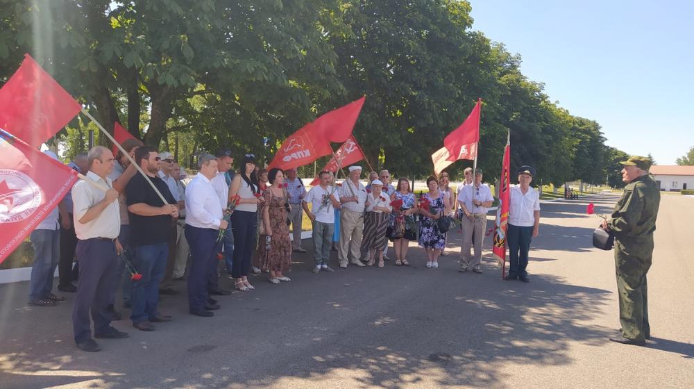 Белгородские коммунисты почтили память участников Прохоровского сражения