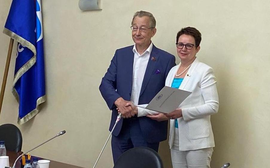 В.Г. Позднякову вручено Благодарственное письмо Комитета по контролю и Регламенту Государственной Думы VII созыва