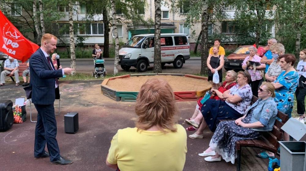 Москва. Денис Парфенов: «Продолжаем серию встреч с жителями районов Медведково, Северный и Бибирево»