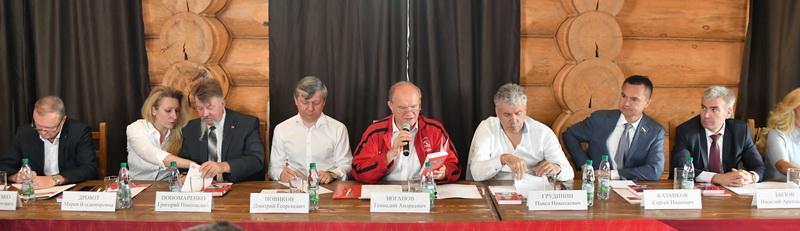 в Совхозе имени Ленина прошел Всероссийский форум: «Народные, коллективные, государственные предприятия – будущее России»