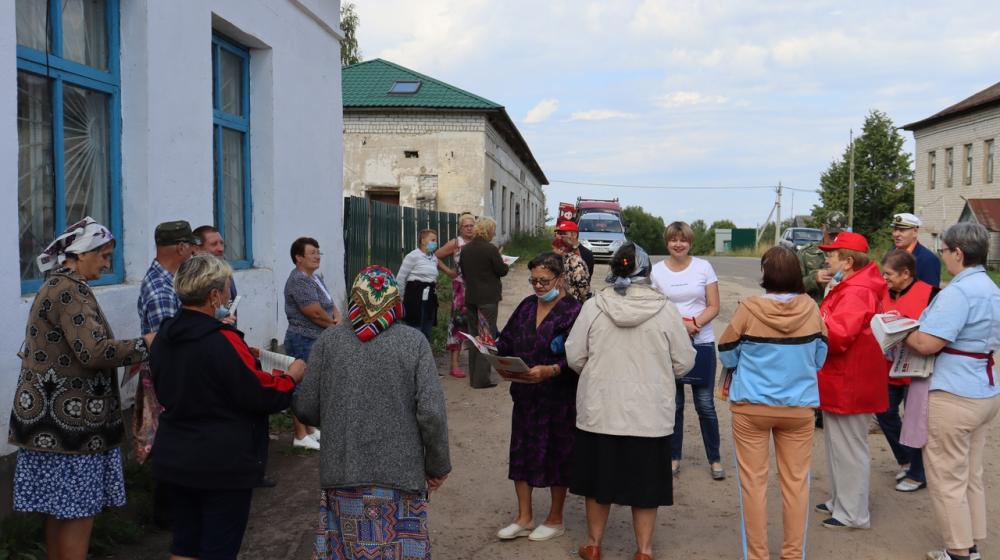 Ярославская область. Депутат-коммунист Елена Кузнецова побывала в трех селах Даниловского района
