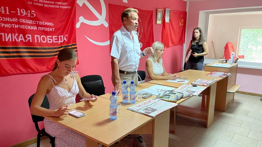 Крым. Состоялась встреча Александра Тарнаева с работниками завода «Титан»