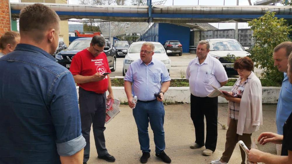 Московская  область. Встреча депутата-коммуниста Александра Наумова с работниками ОАО «Агросервис» в Кашире