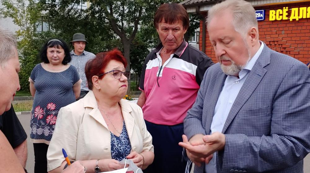 Москва. «Народная приемная» КПРФ в ВАО: Локальные проблемы Восточного района и общефедеральная повестка