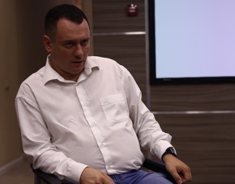 Краснодарский край. Участники дискуссии в клубе «Альтернатива» при крайкоме КПРФ обсудили тему: «Сберкласс» – зло или благо?»
