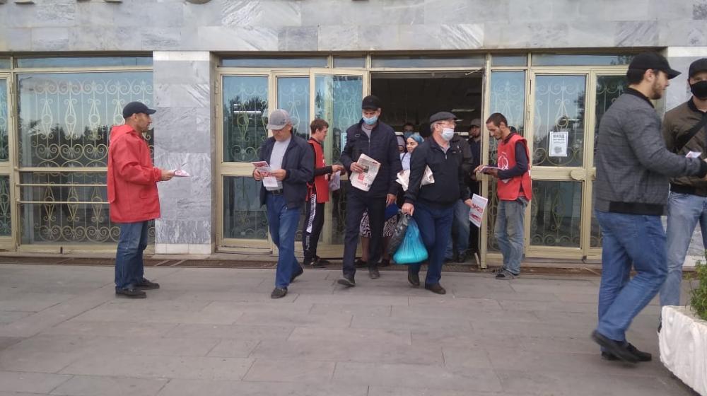 Республика Дагестан. В Кизляре комсомольцы провели агитационную работу на заводе КЭМЗ