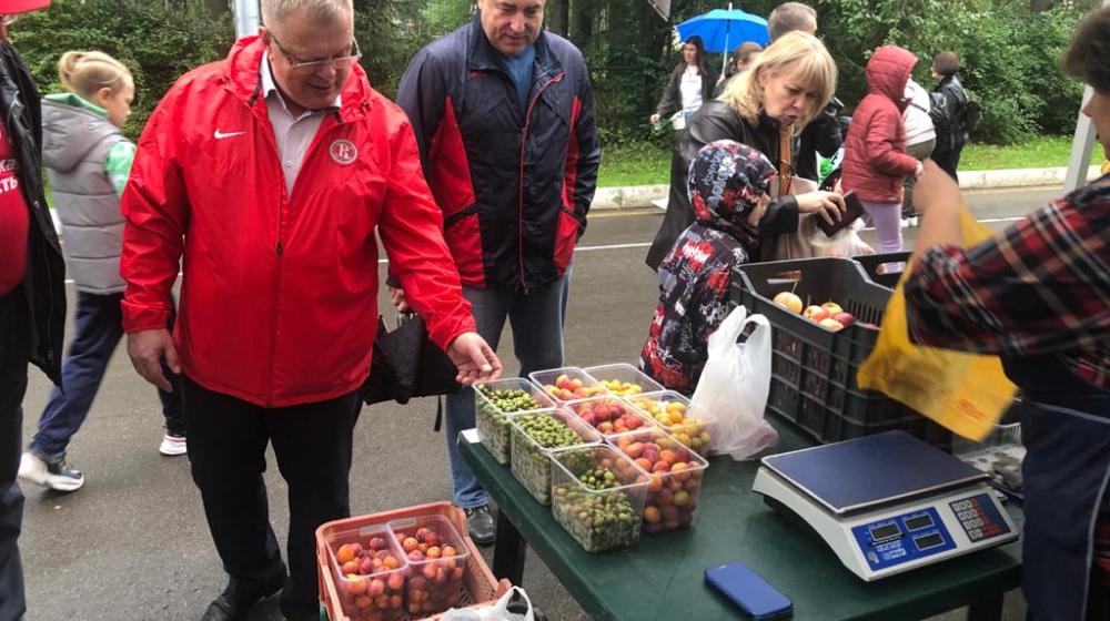 Московская область. Депутат-коммунист Александр Наумов посетил праздник урожая в Ступино