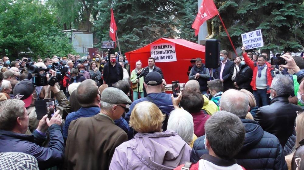 В Саратове прошла встреча депутатов-коммунистов облдумы с избирателями